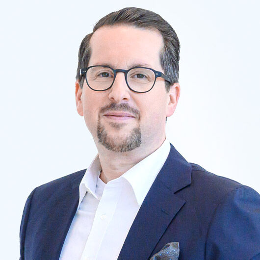 Dr. Dominik Breidenbach